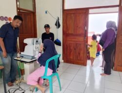 Diserbu Warga! Pemeriksaan Mata Gratis di Desa Kubang Banjir Peminat